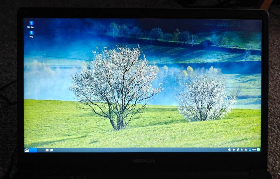 Medion E4242 1.4GHz 14'' Quad Core Laptop Linux Office SSD Ex Battery BT Cheap - Image 2 of 4