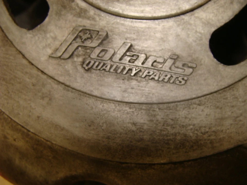 Polaris Cutlass SS 440 340 1981 1982 OEM EMBRAGUE PRIMARIO CVT transmisión con perno poco kilometraje Foto 4 de 4