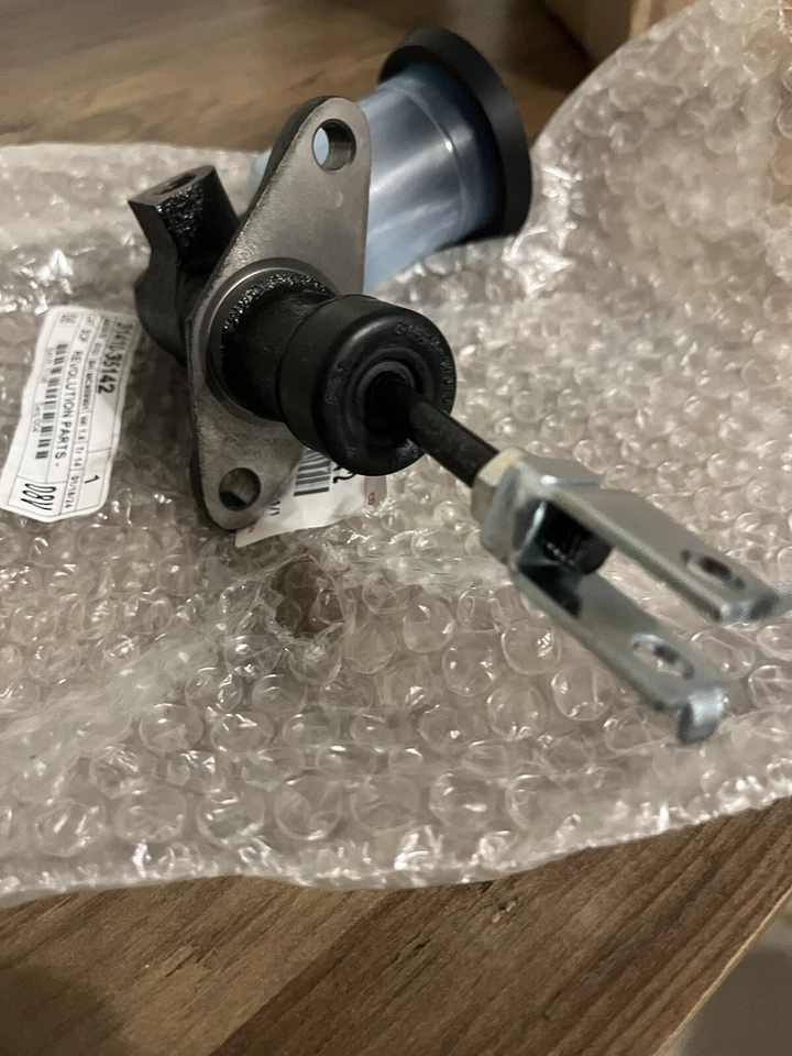 Cilindro maestro de embrague de transmisión Aisin OEM para camioneta Toyota 4Runner Cressida Foto 4 de 4