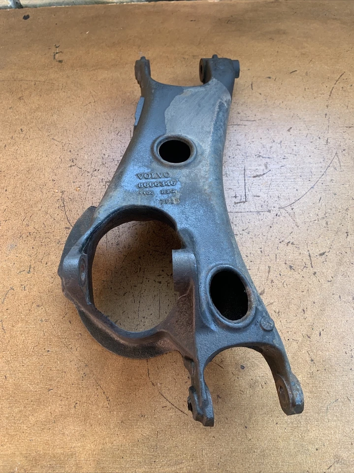 2003-2014 Volvo XC90 Lower Control Arm Rear Right Passenger Side 8666346 OEM - Image 2 of 4
