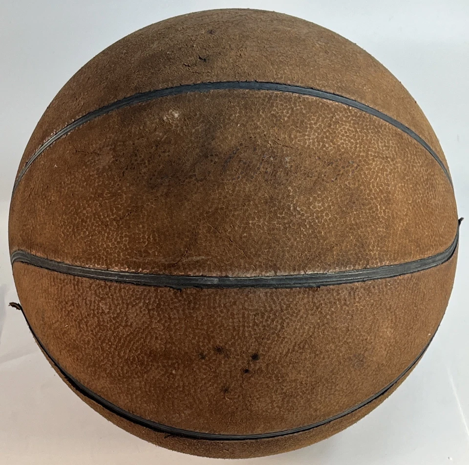 Juego de baloncesto oficial de cuero de última construcción MacGregor X10L años 80 vintage Foto 3 de 4