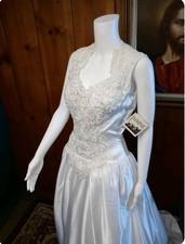 Jasmine Bridal Wedding Dress Size 10 Sleeveless-Cathedral Train    26