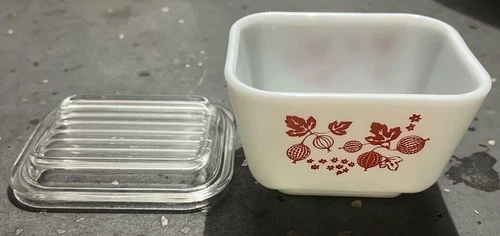 Vintage PYREX Pink Gooseberry 501-B 1-1/2 Cup Refrigerator Dish & Lid