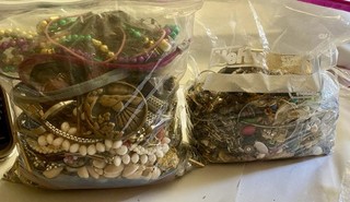 11 lb VINTAGE TO NOW ESTATE SALE COSTUME JEWELRY LOT MOST WEARABLE