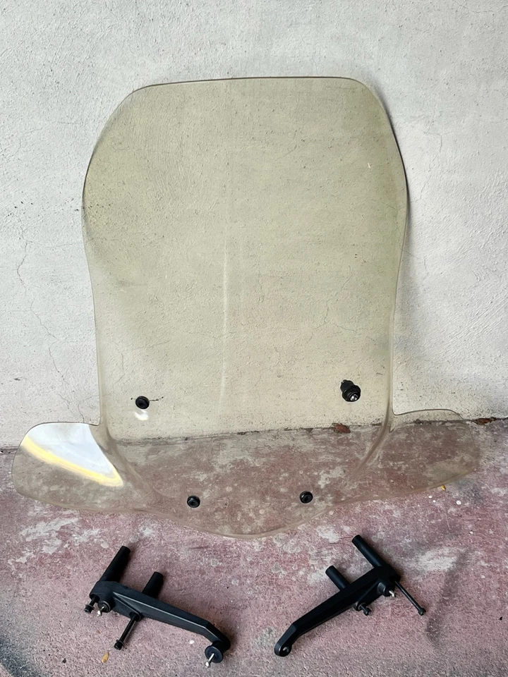 Parabrezza Yamaha Xcenter, usato, con staffe e bulloneria completa di montaggio - Immagine 2 di 4