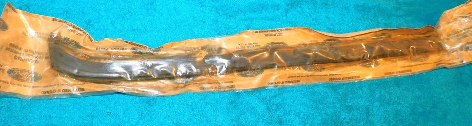 Ford E100 E150 E250 E350 Econoline 1975-1991 NOS PUERTA DERECHA CORREA DE VIDRIO RESISTENTE A LA INTEMPERIE Foto 3 de 4