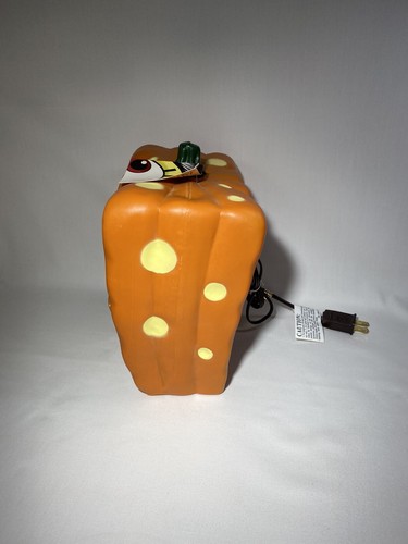 SpongeBob Square Pants HALLOWEEN Pumpkin Blow Mold Light Up 2010 New With Tags - Picture 5 of 12