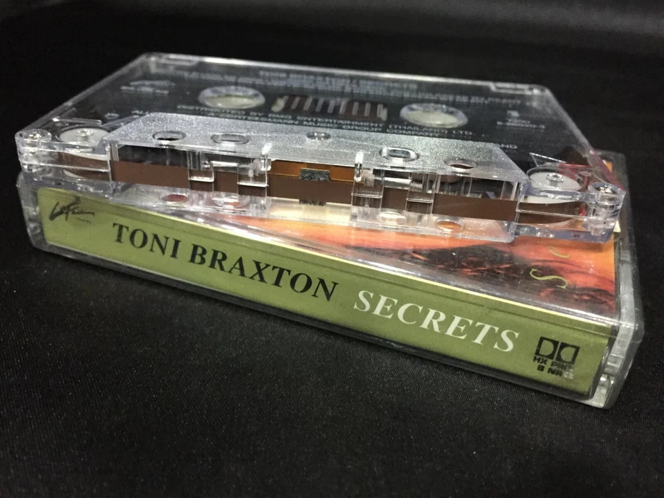 Toni Braxton Secrets Cassette Tape (BMG Thailand 1996) Foto 3 de 3