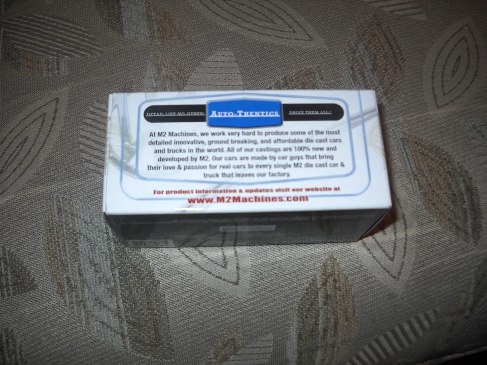 💋-M2 MACHINES-2014 NEW YORK TOY FAIR "NYTF" 1960 VW MICROBUS DELUXE USA MODEL💋 - Image 4 of 4