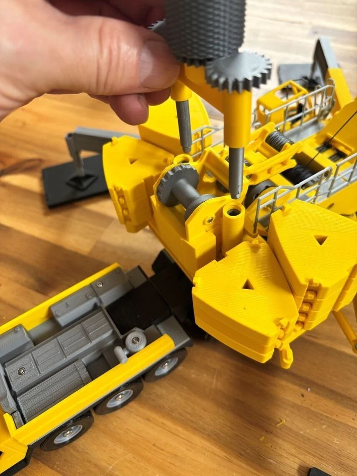 3d printed LIEBHERR LTM 1750 with Luffing jib lattice boom crawler crane - Image 3 of 4