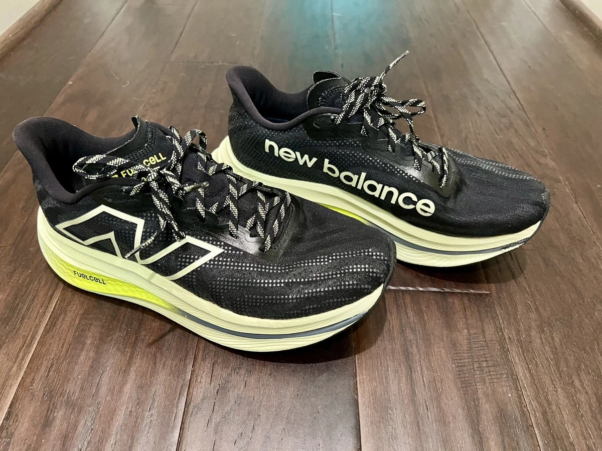 New Balance FuelCell SuperComp Trainer v2 Black Thirty Watt for
