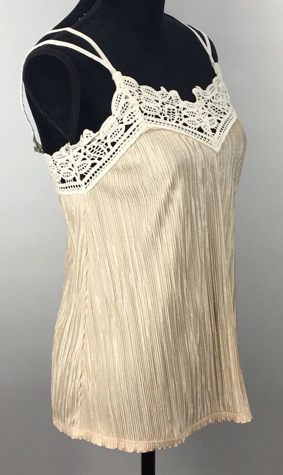 Camiseta sin mangas Chelsea28 XS ganchillo metálico plisado cami correa espagueti cuello en V H150 Foto 3 de 4