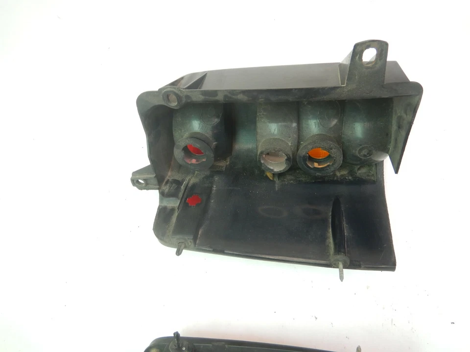 Lámpara de luz trasera lateral derecha para pasajero Jeep Grand Cherokee ZJ 93-98 OEM ENVÍO GRATUITO Foto 3 de 4