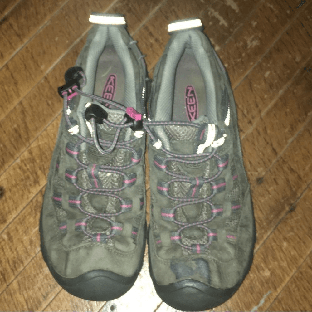 Scarpe da trekking atletica Keen grigie e rosa punta chiusa gorpcore