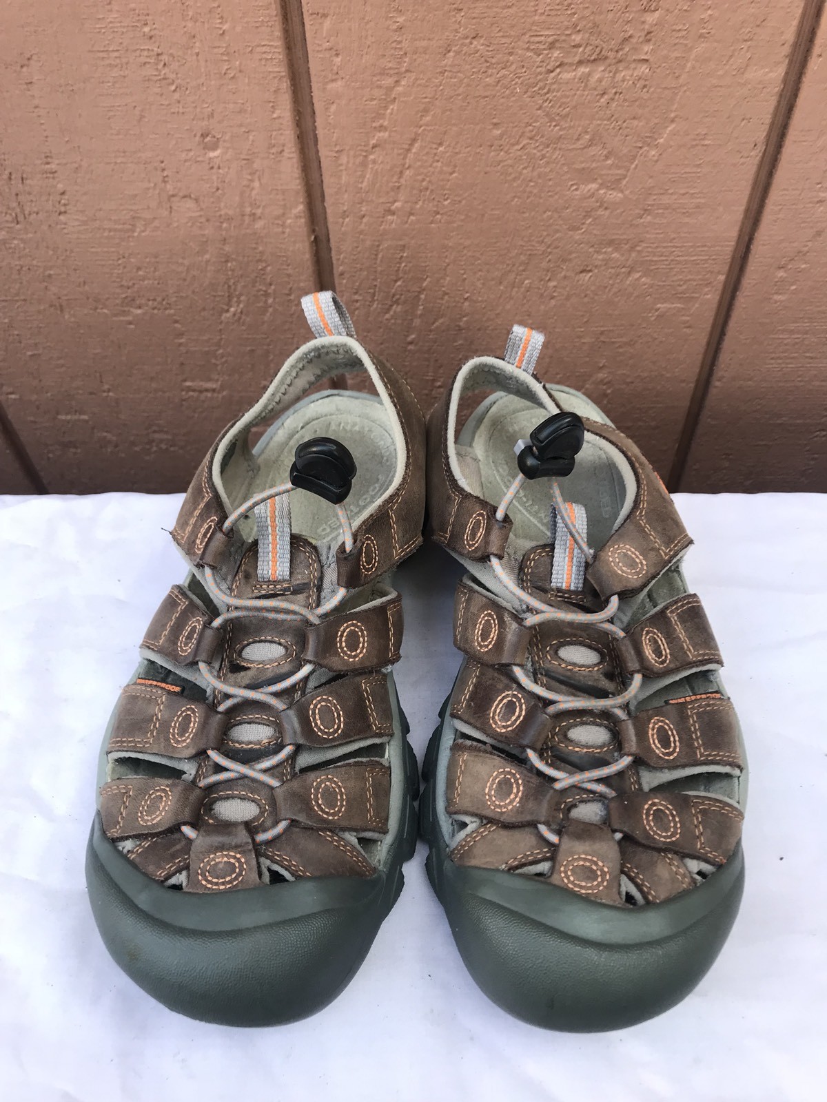 Sandali sportivi Keen Newport marroni impermeabili in pelle da donna usati in ottime condizioni US 8 EUR 38 5 A7