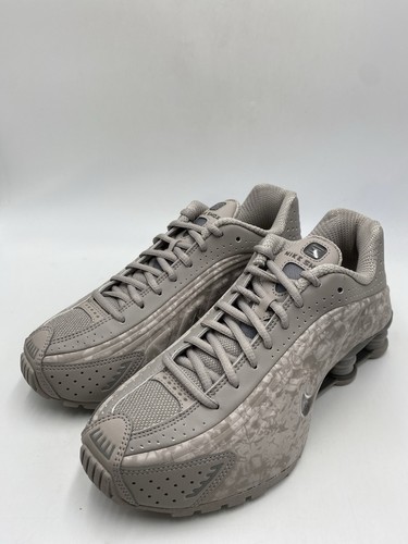 Nike W Shox R4 College Grey Flat Pewter (HV0934 001) Women's Size 7.5 - Picture 4 of 8