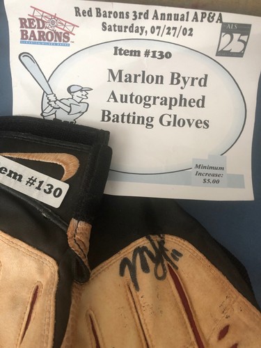 Marlon Byrd Autographed Bat and Batting Gloves - Picture 3 of 9