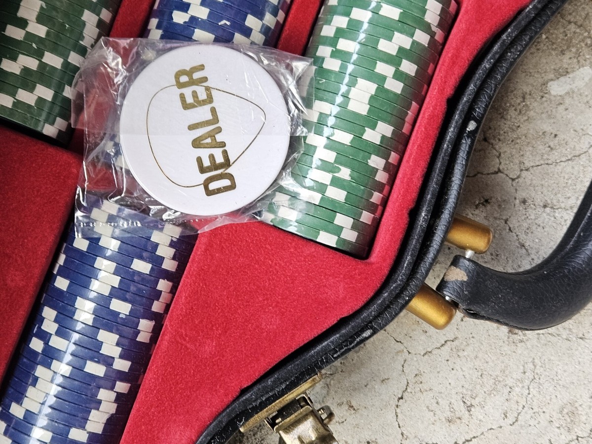 Hard Rock Cafe ポーカーセット Guitar Case Poker Set | Online Rock Shop