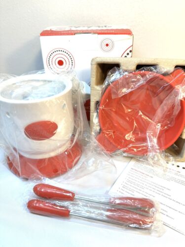 New Fondue Warmer Electric w/4 Forks Scentsy Velata Red & White Ceramic Base - Picture 1 of 6
