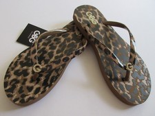 G By Guess Los Angeles GG Darcey13-C Animal Print Flip Flop Gold Letters New