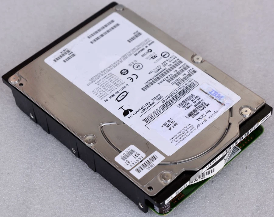 3,5" 8,9cm FIBRE CHANNEL HDD HUS103030FLF210 17R6337 73P8017 26K5209 IBM M1225 - Bild 2 von 4