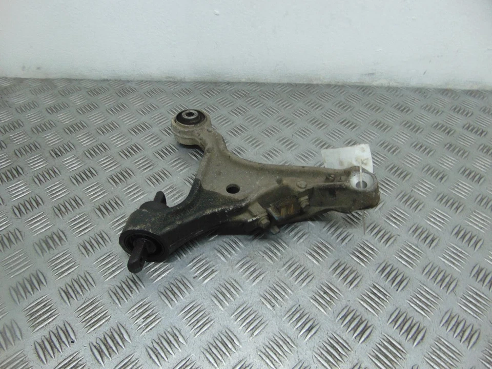 Brazo de control inferior delantero fuera de juego Volvo V70 MK2 2.4 diésel 2000-2007S Foto 4 de 4