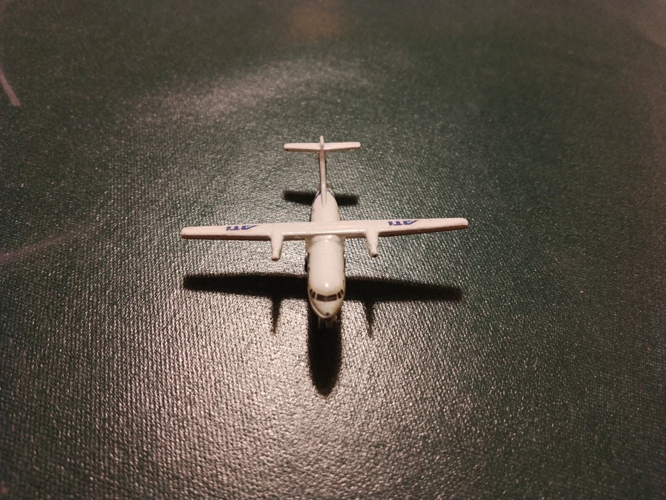 Modellino aereo in metallo ATR 42 Bimotore a Elica Compagnia ATI Anni 70' - 80' - Immagine 4 di 4