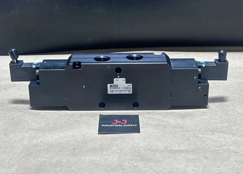BRAND NEW - Parker B753BB549A 160PSI (1034kPa) Max. Solenoid Directional Valve