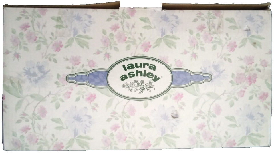 Vintage Wooden LAURA ASHLEY ARMOIRE For 18" Doll Clothes with 2 Padded