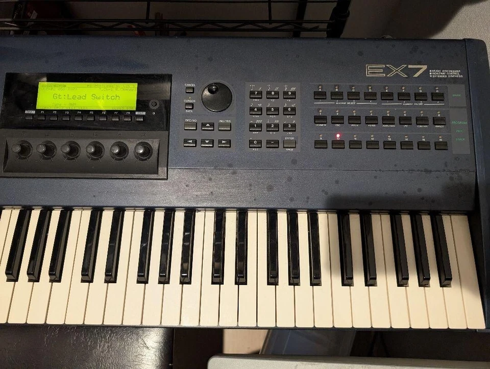 YAMAHA EX5 Music Synthesizer 76 keys - Image 3 of 4