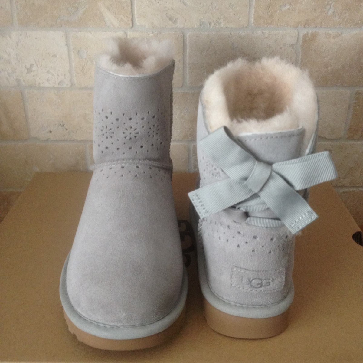 UGG Dae Sunshine Perf Drizzle Bailey Bow Suede Fur Mini Boots Size
