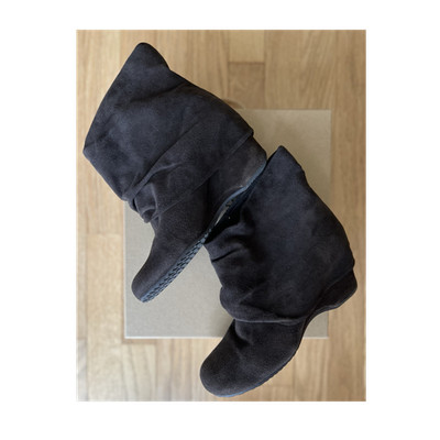 Gentle Souls Brown Suede Ankle Booties Womens 7.5 Pull On Round Toe Comfort