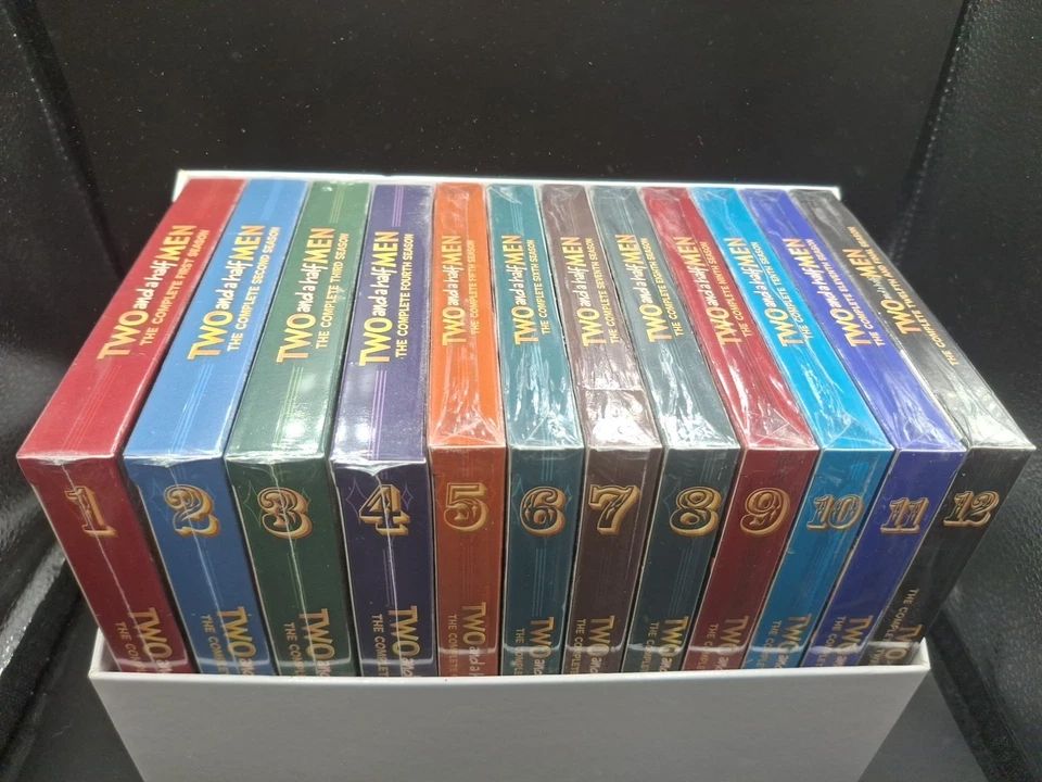 Two and a Half Men: the Complete Series (DVD) Foto 2 de 2