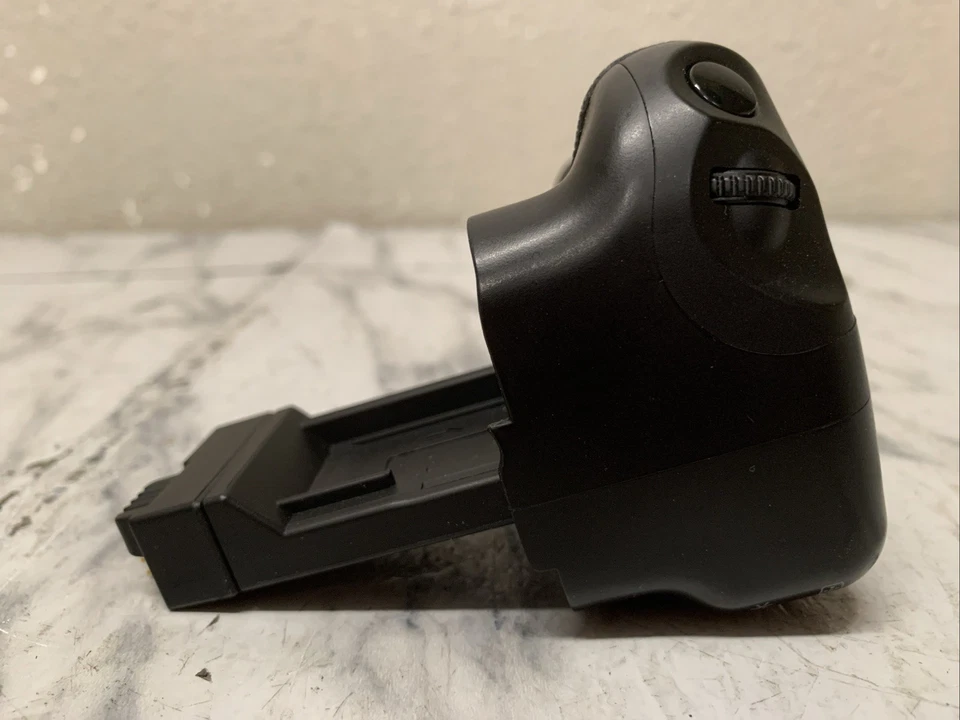 Empuñadura de batería Meike MK-550D para Canon Foto 3 de 4