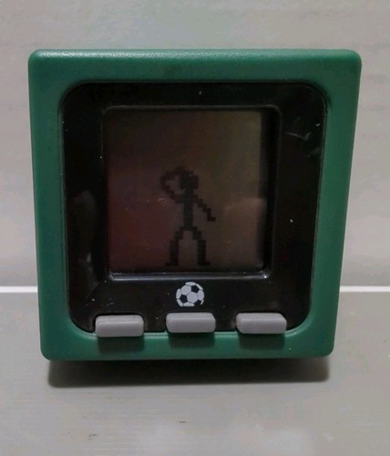 Radica Games Cube World Kicks Soccer Green Series 4 2007 New Battery