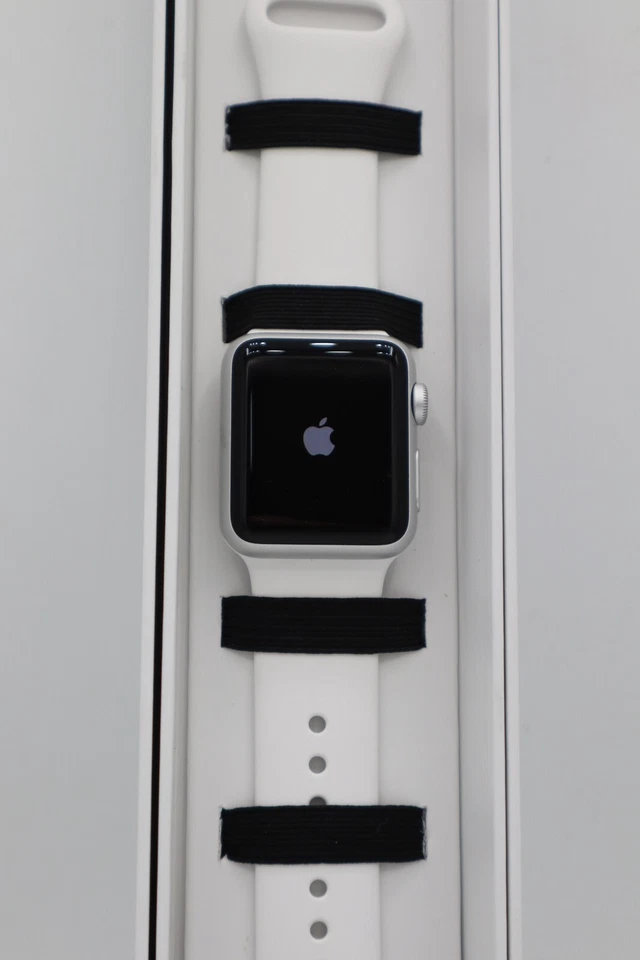 Apple Watch Sport 1. Gen 38mm Aluminumgehäuse Silber A1553 + Armband Weiß M1002 - Bild 2 von 4