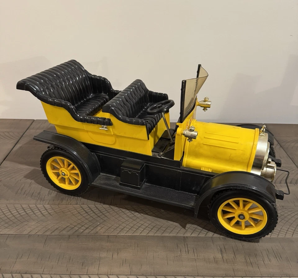 Remco Flying Dutchman Antique Car Motorized U-Control In Box Vintage - Image 4 of 4