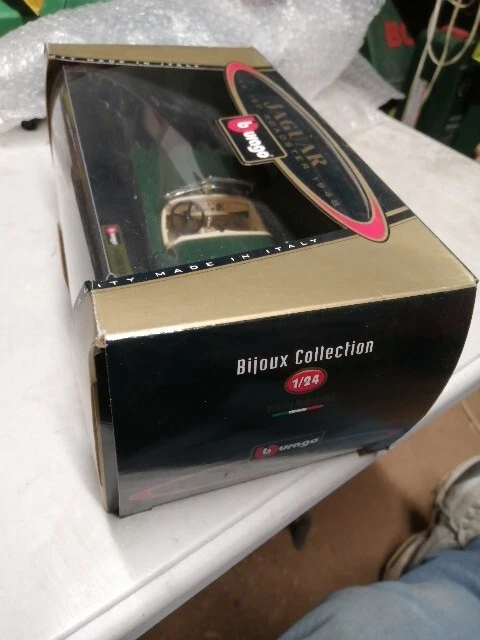 Burago 1502 Italie Jaguar XK 120 Roadster 1948 Vert 1:24 Style Solido  - Photo 4/4