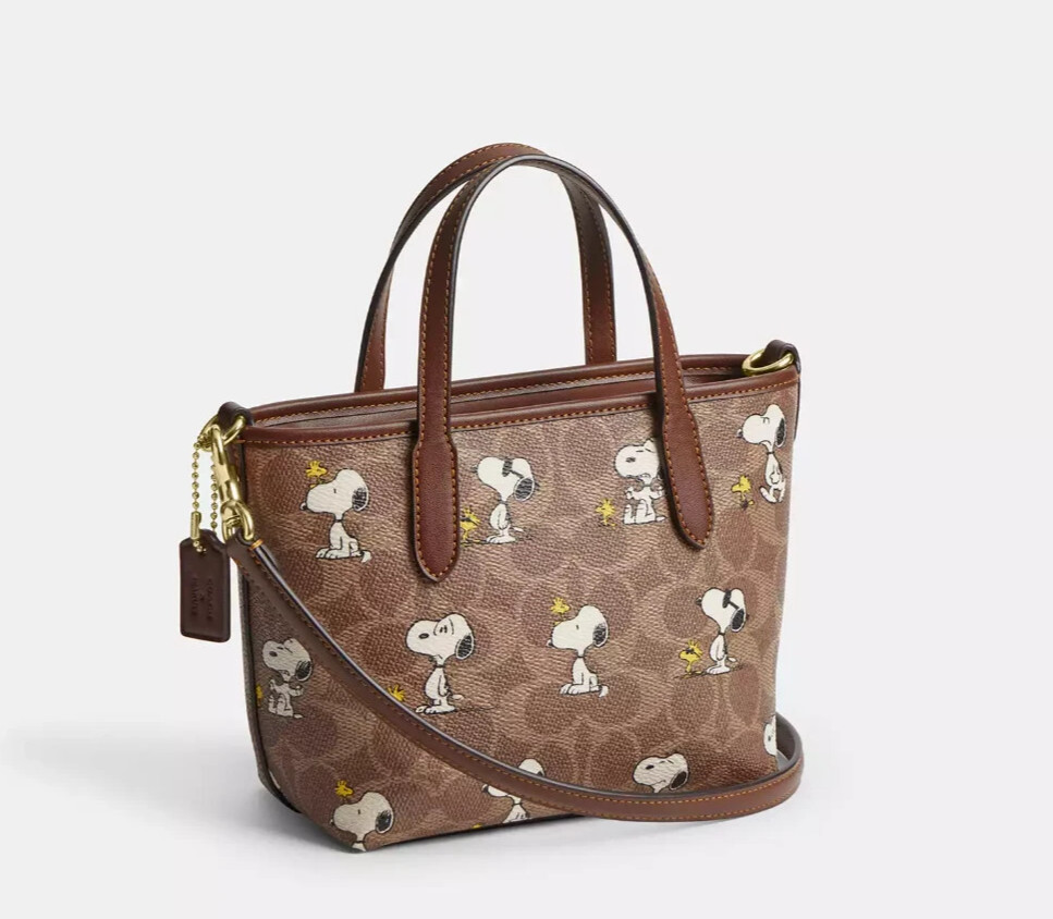 関税込【COACH×PEANUTS 】Molly Tote Bag 25 COACH x PEANUTS 2025 Molly Tote Bag 25 Signature Canvas