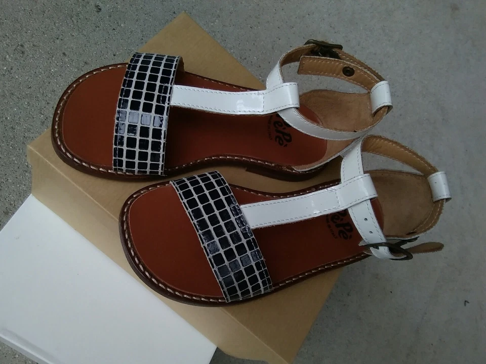 Nuevas Sandalias Niñas Pepe Negro Blanco 25 US 8.5 Todo Cuero Hecho en Italia Zapatos Foto 3 de 4