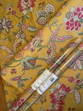 Pierre Deux Drapes/wallpaper 