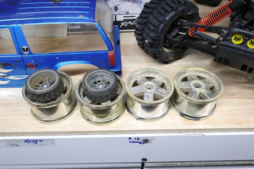 Used HPI Savage 21 4WD 1:8 Giant Monster Truck Nitro RC Vintage W/ Original Box - Image 2 of 4