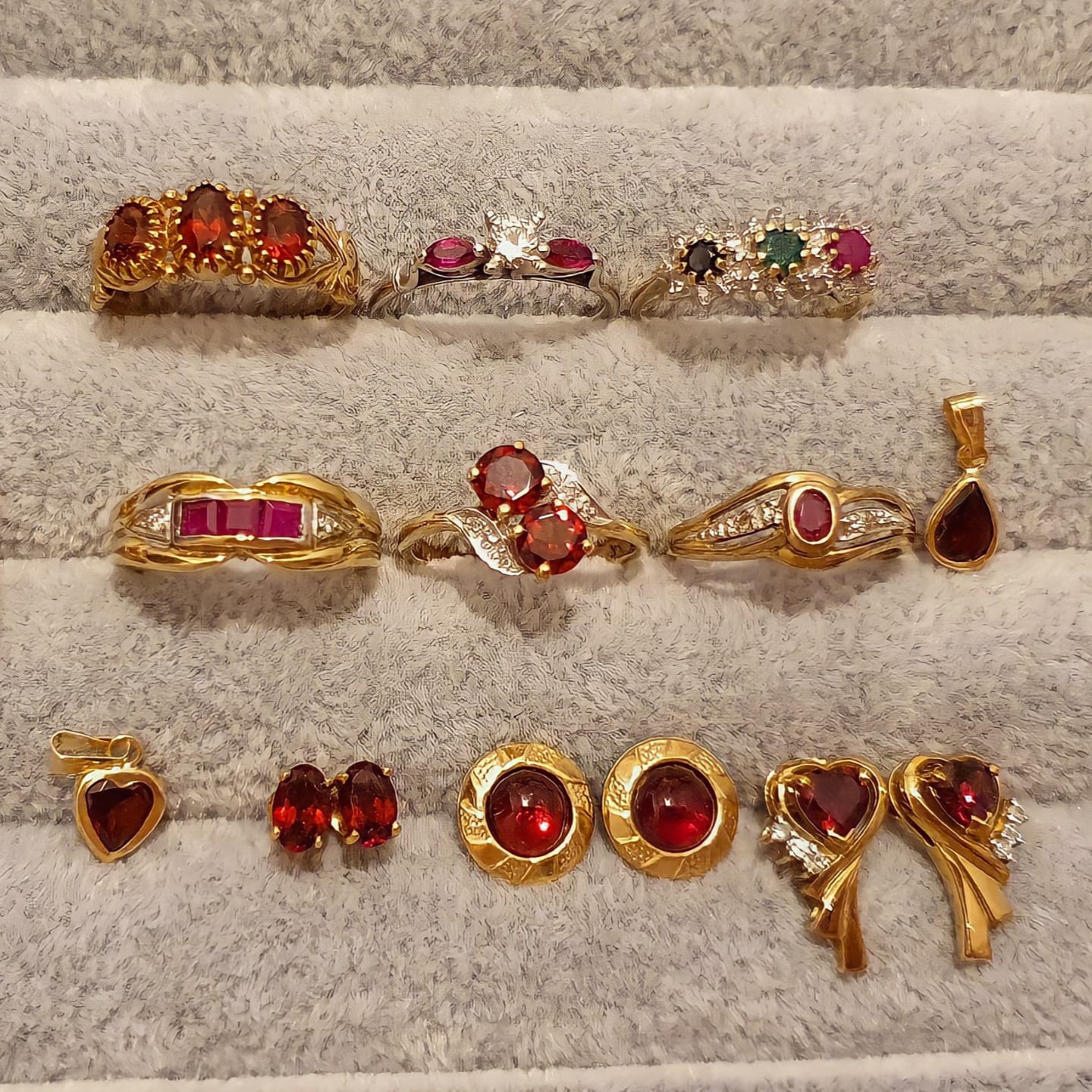 Solid 9ct Yellow Gold Solitaire Oval Ruby Studs -… - image 6