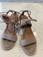 Free People Jeffrey Campbell Kingston Sz 6 block heel taupe suede strap tie EUC