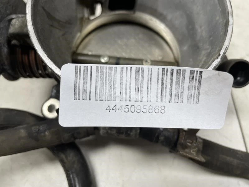 Chevrolet Suburban 1500 2002 carrocería del acelerador OEM+ Foto 2 de 4