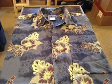 Un Tide brand short sleeve shirt