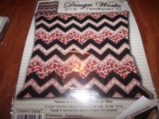 Design Works LEOPARD ZIGAG Needlepoint Kit 12" x 12" New