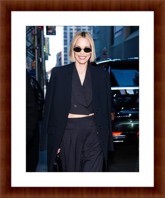 Leslie Bibb 8.5 x 11 Candid Color Unframed Photograph Collectable Art Print