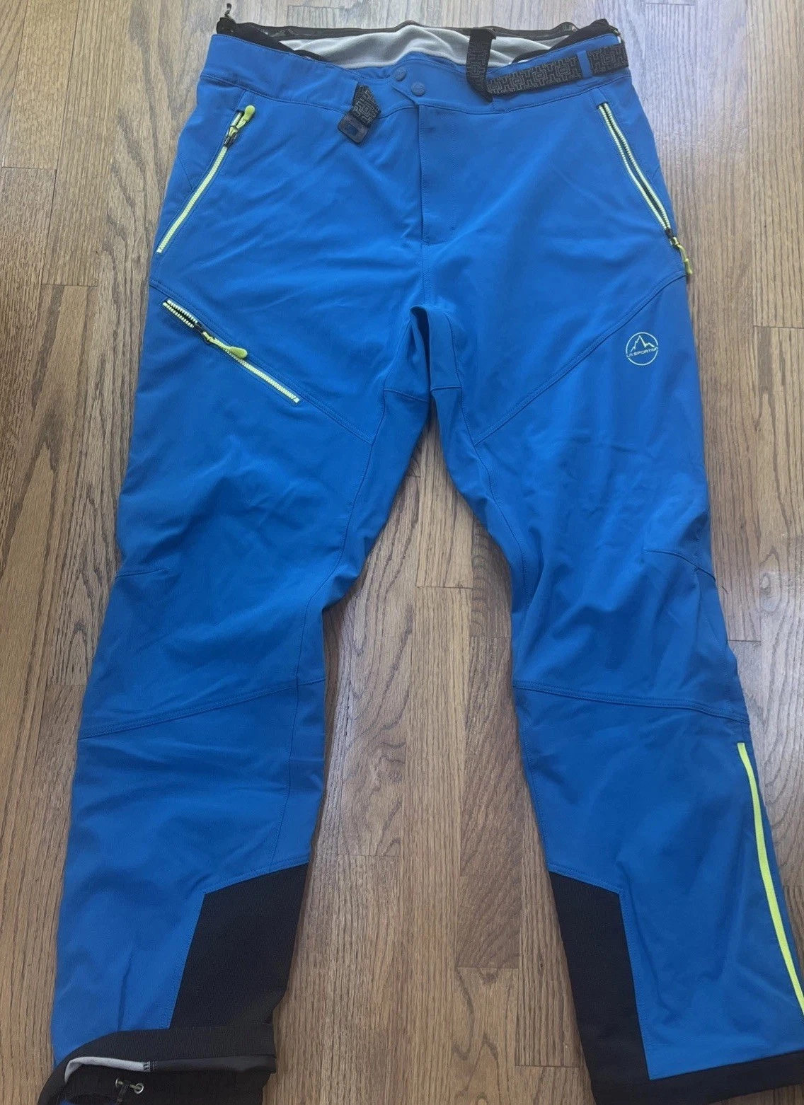 La Sportiva Soft shell Pants Mens 52/L Blue Hiking Climbing Zip Ankle Excelsior
Opens in a new windo