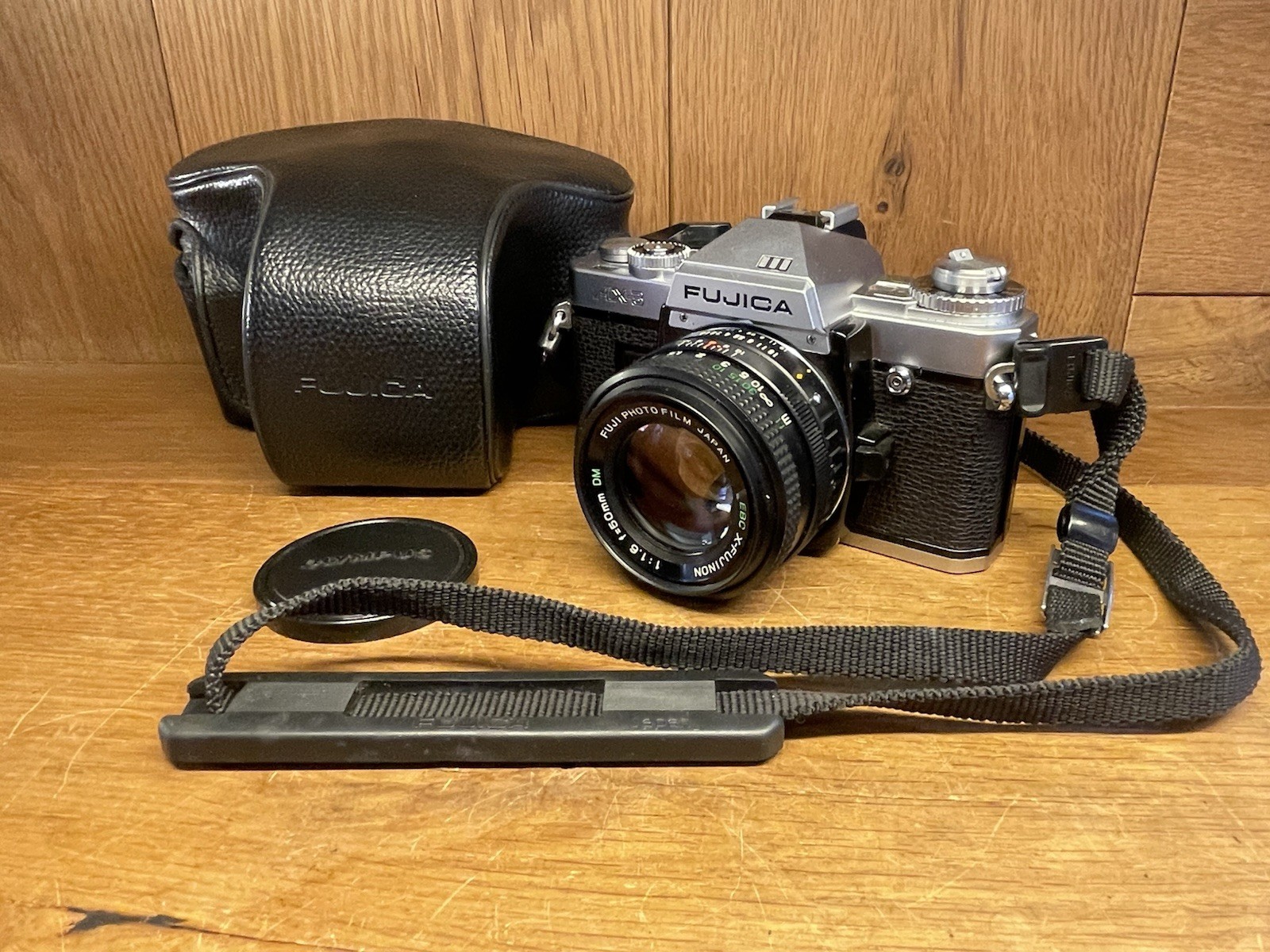 Fujica AX-3 vintage camera equipment - eBay listing photo 3